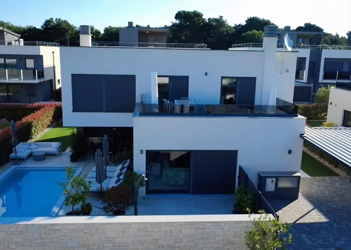Luxury Villa Meerbrise - Private Pool - Near Medulin, Kamenjak, Pola