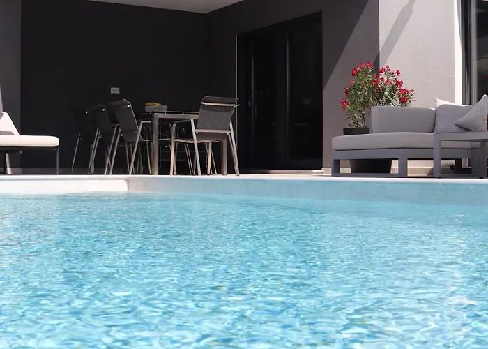 Luxury Villa Meerbrise - Private Pool - Near Medulin, Kamenjak, Pola